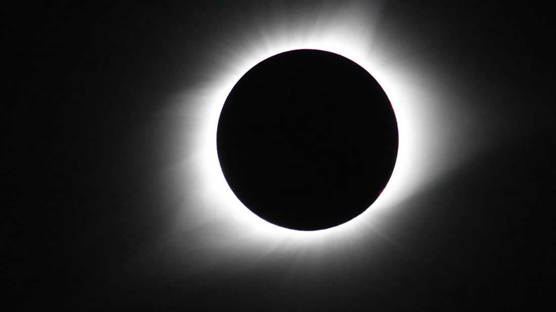 Un eclipse solar total ocurrirá mañana