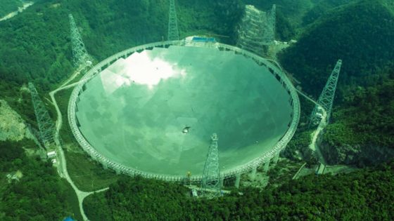 China enciende su primer radiotelescopio para «cazar alienígenas»